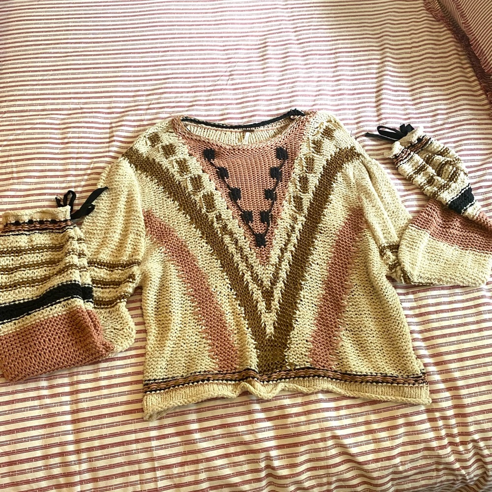FREE PEOPLE SWEATER
